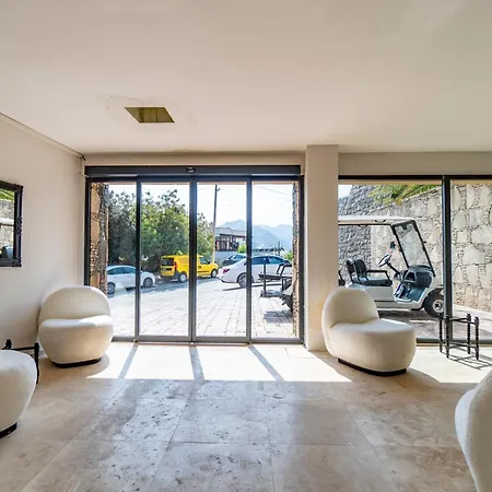 Bombien Luxury Hotell 4*