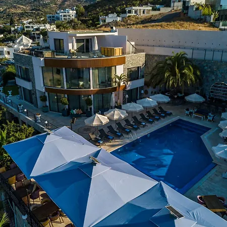 Bombien Luxury Hotell 4*