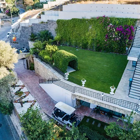 Hotell Bombien Luxury 4*