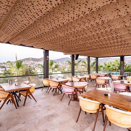 Hotell Bombien Luxury 4*