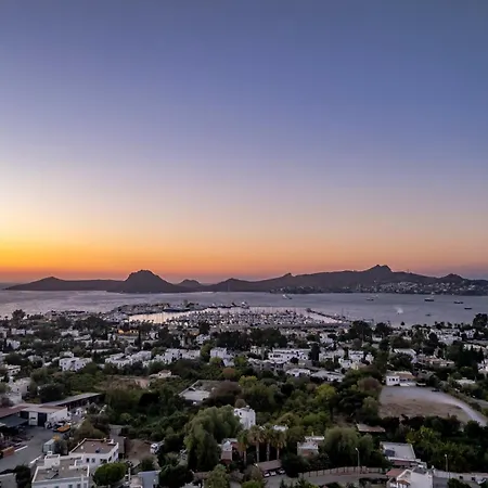 Bombien Luxury Hotel 4*