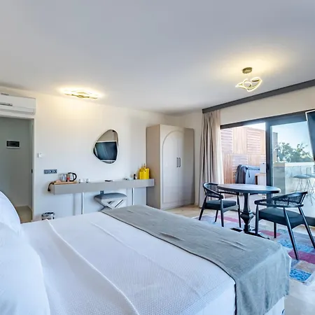 ホテル Bombien Luxury 4*