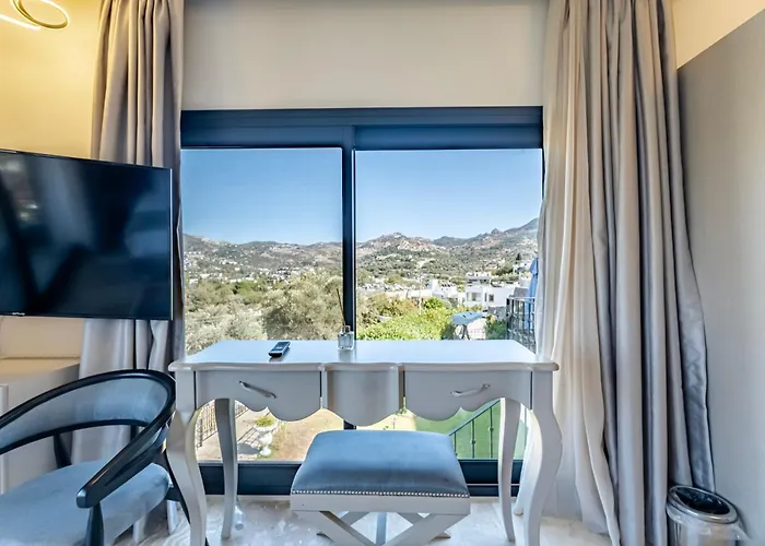 Bombien Luxury Hotel 4*