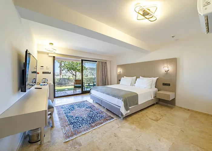 Bombien Luxury Hotel 4*